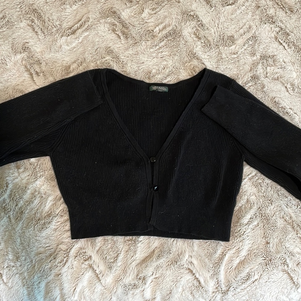 CROPPED SWEATER BUTTON UP